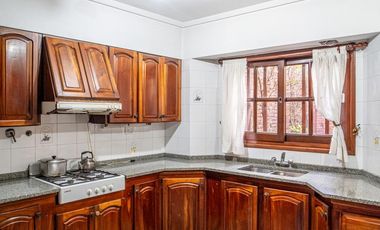 Imponente Casa con gran parque en Banfield Este