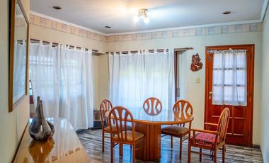 Imponente Casa con gran parque en Banfield Este