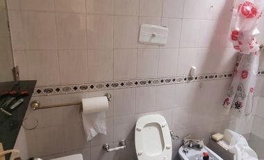 CASA  EN ALQUILER .APTO COMERCIAL IDEAL GASTRONOMICO