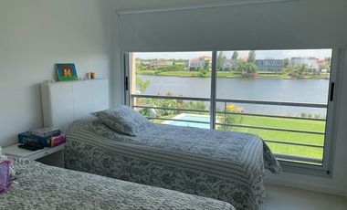 Casa al lago en venta