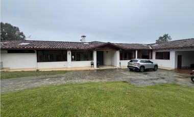 Se arrienda casa campestre en Parcelacion  paulandia  - Via Retiro