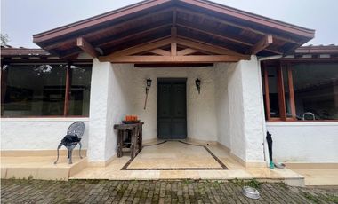 Se arrienda casa campestre en Parcelacion  paulandia  - Via Retiro