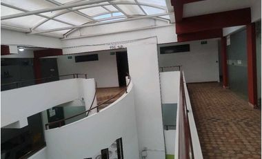 Se vende Local Central en La Mesa Cundi