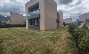 GIA 245. Casa en venta, Ponte Verdi- Cota