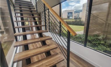 GIA 245. Casa en venta, Ponte Verdi- Cota