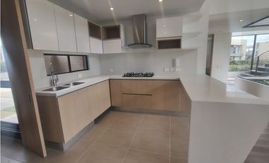 GIA 245. Casa en venta, Ponte Verdi- Cota