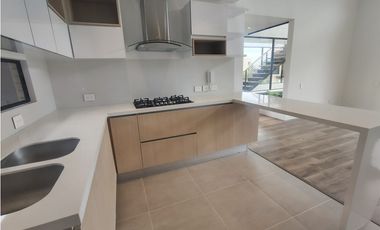 GIA 245. Casa en venta, Ponte Verdi- Cota