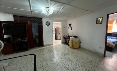 SE VENDE CASA INDEPENDIENTE MERCEDES NORTE