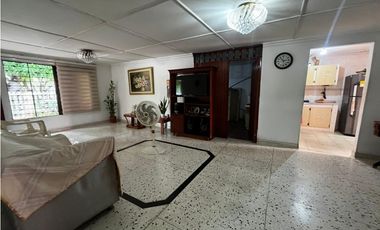 SE VENDE CASA INDEPENDIENTE MERCEDES NORTE