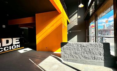 Local comercial en  Alquiler a metros estacion Lomas de Zamora