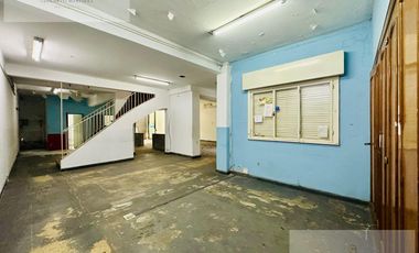 Local comercial en  Alquiler a metros estacion Lomas de Zamora