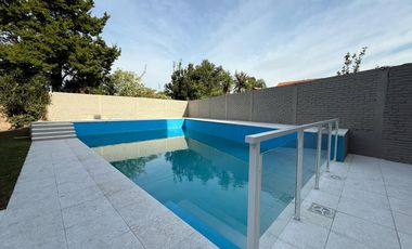 Deparatamento de tres ambientes con cochera y terraza a la venta en Wilde