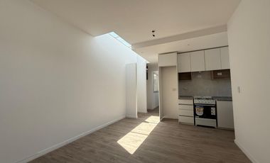Deparatamento de tres ambientes con cochera y terraza a la venta en Wilde