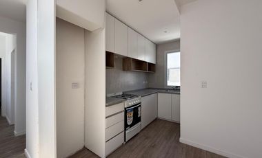 Deparatamento de tres ambientes con cochera y terraza a la venta en Wilde