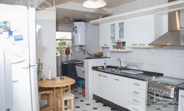 Casa Céntrica con Salón Comercial