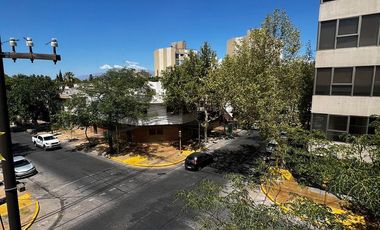 Casa Céntrica con Salón Comercial