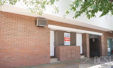 Casa Céntrica con Salón Comercial