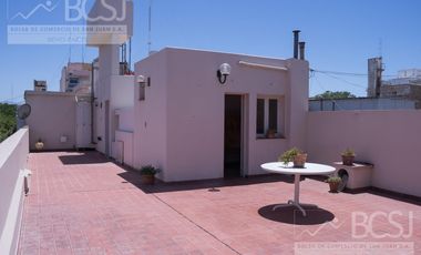 Casa Céntrica con Salón Comercial