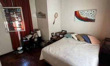 Casa Céntrica con Salón Comercial