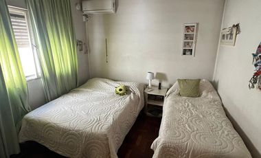 Casa Céntrica con Salón Comercial