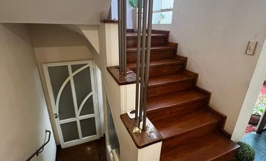 Casa Céntrica con Salón Comercial