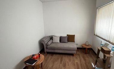 Casa Céntrica con Salón Comercial