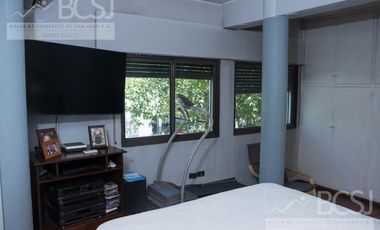 Casa Céntrica con Salón Comercial