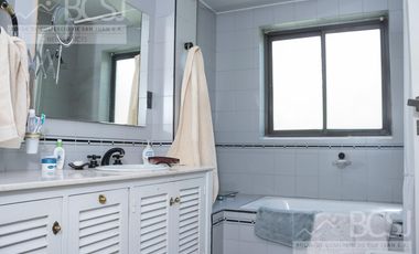 Casa Céntrica con Salón Comercial