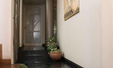 Casa Céntrica con Salón Comercial