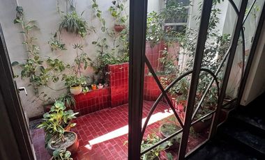 Casa Céntrica con Salón Comercial