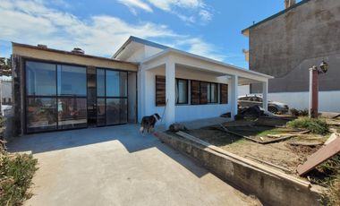 Casa en venta - 2 Dormitorios 3 Baños - Cochera - 360Mts2 - Mar del Tuyú
