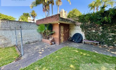 CASA 5 AMBIENTES EN FLORENCIO VARELA CENTRO , LOTE 532mt2.