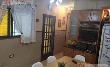 Casa 4 ambientes en venta en Morón