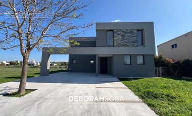 Casa en Venta 5 ambientes - Lago - Pileta Barrio San Matias Belen de Escobar