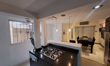 VENTA CASA 4 AMBIENTES VALENTIN ALSINA