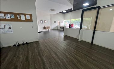 COSTA DEL ESTE / 233M / 2 PARKING / PISO BAJO / SOBRE VIA / OFICINAS