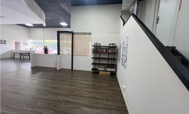 COSTA DEL ESTE / 233M / 2 PARKING / PISO BAJO / SOBRE VIA / OFICINAS