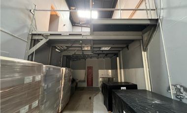 COSTA DEL ESTE / 265M / 2 PARKING / LOCAL CON BODEGA / SOBRE VIA