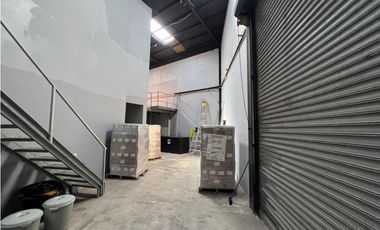 COSTA DEL ESTE / 265M / 2 PARKING / LOCAL CON BODEGA / SOBRE VIA