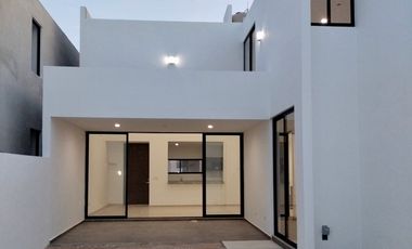 Residencia nueva dentro de privada
