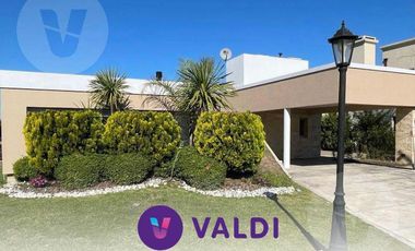 Casa en venta con renta - Barrio La Horqueta de Echeverria, Canning