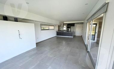 Casa en venta con renta - Barrio La Horqueta de Echeverria, Canning