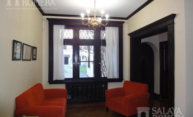 Venta Casa Estilo Inglés – 5 Ambientes en Excelente Lote, Olivos