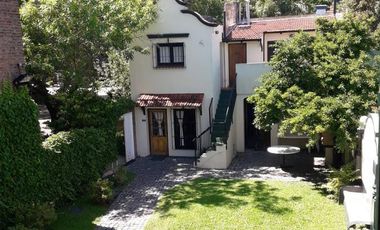 Venta Casa Estilo Inglés – 5 Ambientes en Excelente Lote, Olivos