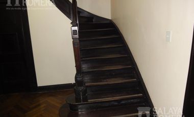 Venta Casa Estilo Inglés – 5 Ambientes en Excelente Lote, Olivos