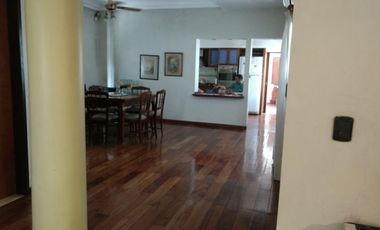 Casa en venta - 4 Dormitorios 3 Baños - Merlo