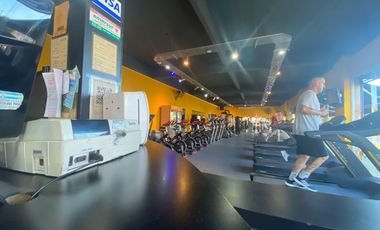 VENTA LOCAL AV REMEDIOS DE ESCALADA PLAYA DE ESTACIONAMIENTO