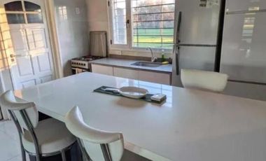 Casa en venta - 2 Dormitorios 2 Baños - Carmen de Areco