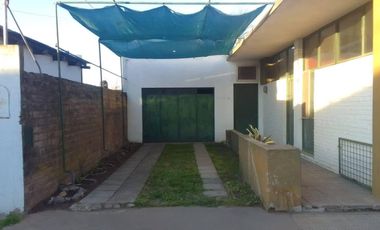 Casa en venta - 3 Dormitorios 2 Baños - Pirovano