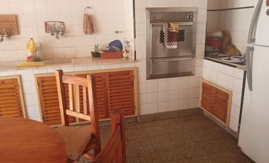 Casa en venta - 3 Dormitorios 2 Baños - Pirovano